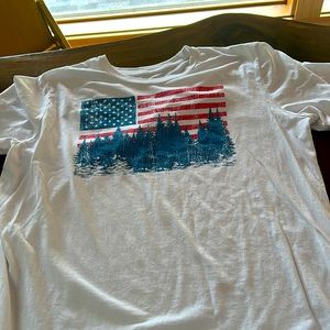 Classic White T-Shirt with American 🇺🇸 flag design